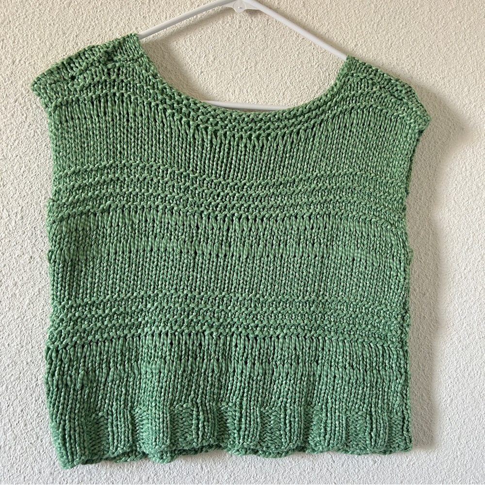 Crochet Sleeveless Crop Top Fits Women’s S/M Pullover Boho Cutesy Summer Casual